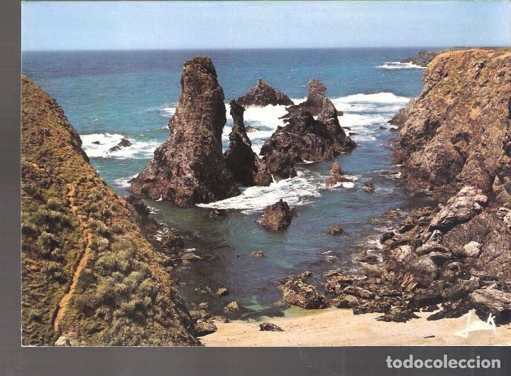 Cartoline: Belle Ile en Mer. La bien nomm&eacute;eLes Aguilles de Port Coton. Couleurs de Bretagne. France. Francia.