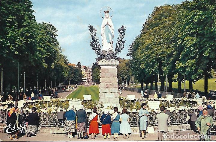 Postales: LOURDES - LA VIERGE COURONN&Eacute;S - Foto 1