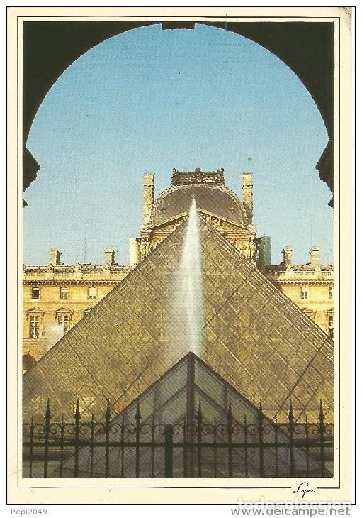 Postales: == C530 - POSTAL - PARIS - MUS&Eacute;E DU LOUVRE - LA PYRAMIDE