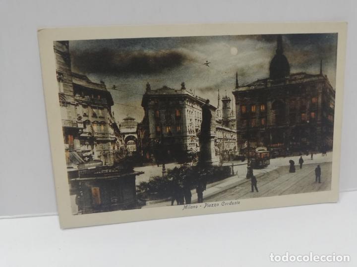 Postais: TARJETA POSTAL. ITALIA. MILAN. P&Igrave;AZZA CORDUSIO.