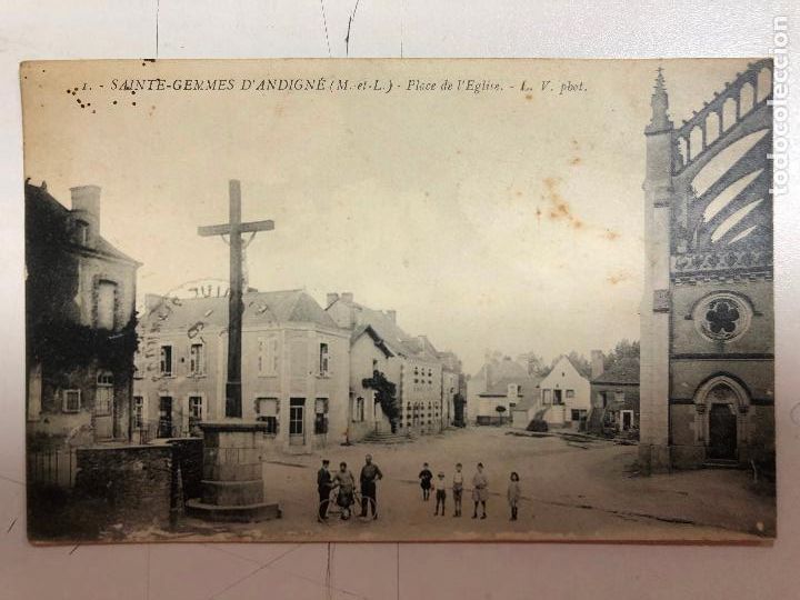 Postais: TARJETA POSTAL DE SAINTE-GEMMES D'ANDIGNE. PLACE DE L'EGLISE. FRANCIA