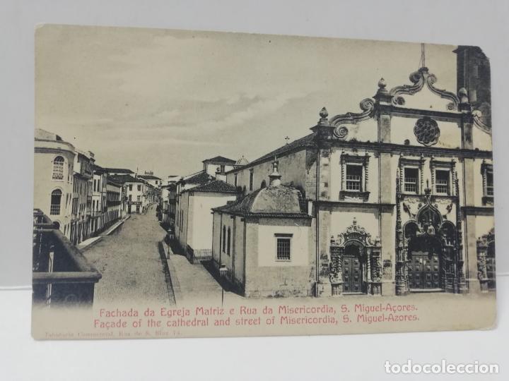 Cartoline: TARJETA POSTAL. PORTUGAL. FACHADA DA EGREJA MATRIZ E RUA DA MISERICORDIA, S. MIGUEL-A&Ccedil;ORES.