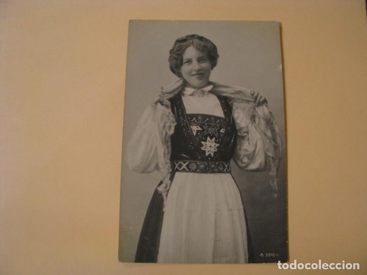 Postales: ANTIGUA POSTAL FOTOGRAFICA DE ALEMANIA O AUSTRIA. MUJER CON TRAJE T&Iacute;PICO.