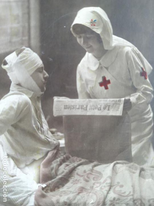 Postales: Postal franceda noticias de la guerra enfermera Cruz Roja c. 1920