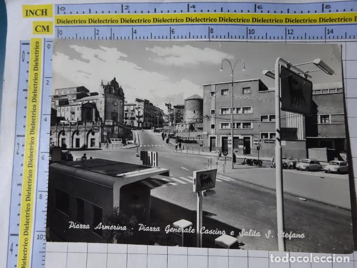 Postkarten: POSTAL DE ITALIA. PIAZZA ARMERINA GENERAL CASINO SQUARE. CARTELES AGIP, ESSO, CINZANO. 1057