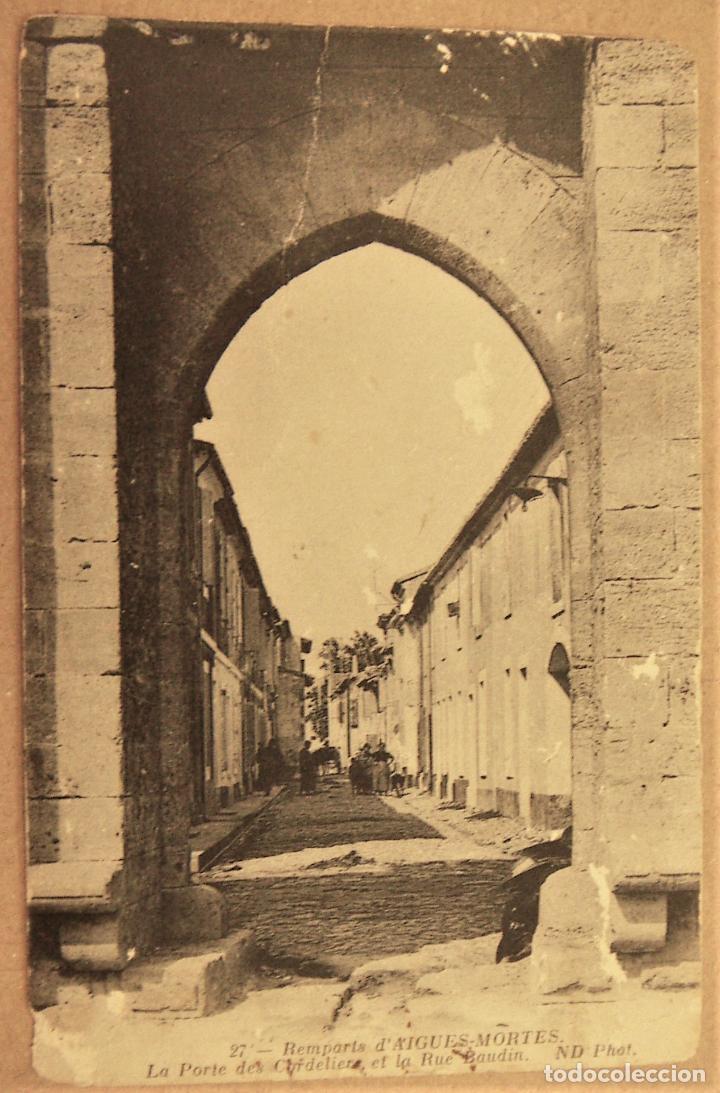 Postales: POSTAL DE AIGUES-MORTES-LA RUE BAUDIN