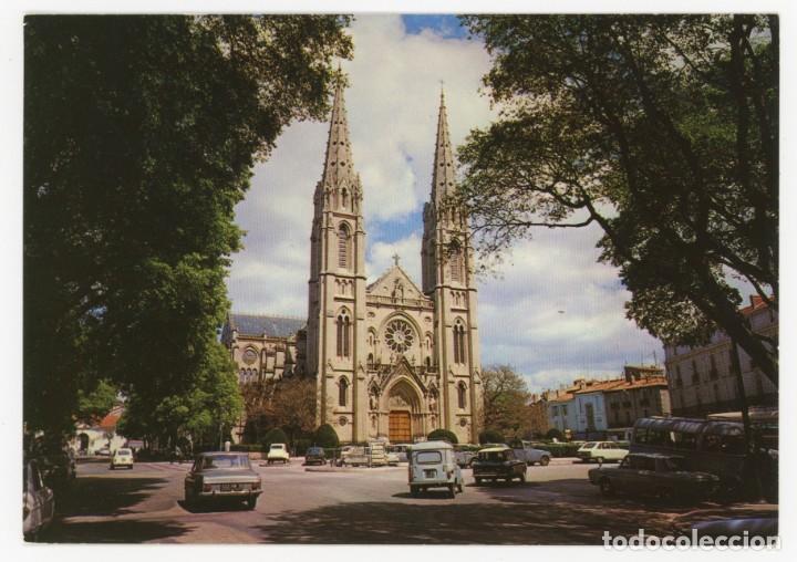 Postales: ex217 francia nimes eglise saint baudile n&ordm;30 renault 4 10 2cv