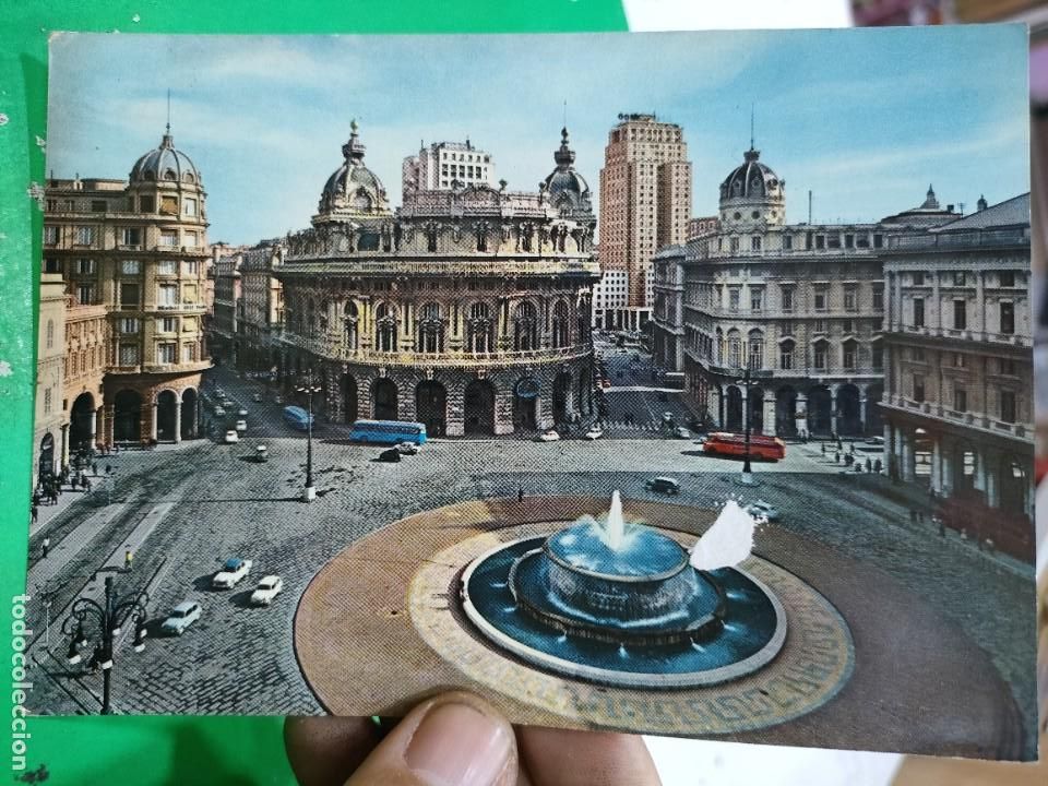 Postales: Postal GENOVA Piazza de Ferrari a estado pegada
