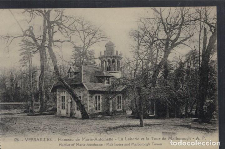 Postales: Versailles. Hameau de Marie-Antoinette La Laiterie et la Tour de Malborough. Francia. / Sin circular