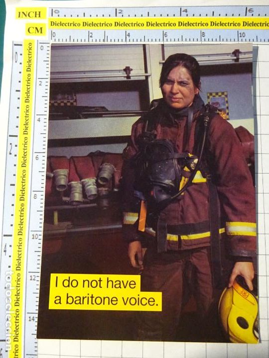 Cartoline: POSTAL DE REINO UNIDO. NO TIENES QUE SER HOMBRE PARA SER BOMBERO. MUJER FIREFIGHTER. 237