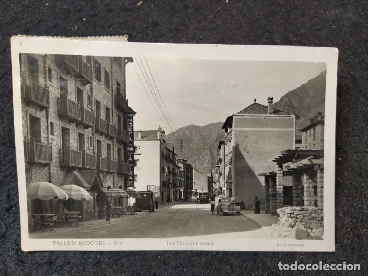 Postales: ANDORRA-LES ESCALDES-DETALL-BAR Y COCHES-FOTOGRAFICA CLAVEROL-404-CIRCULADA-POSTAL ANTIGUA-(92.815)