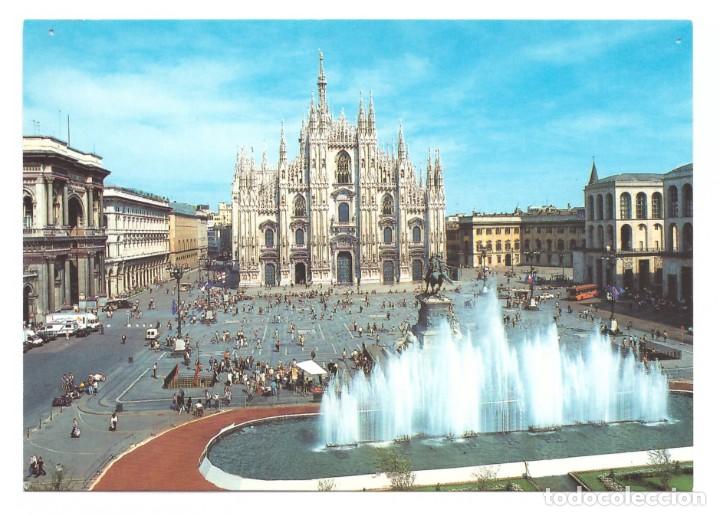 Postcards: MIL&Aacute;N (ITALIA) // PIAZZA DUOMO // SIN CIRCULAR