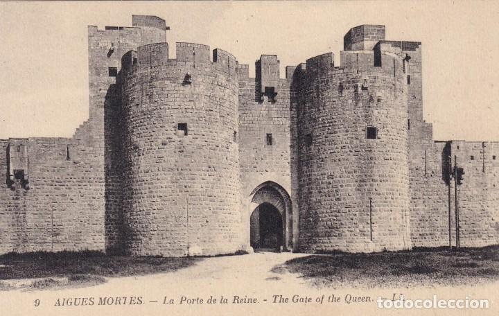 Postales: 9 Aigues Mortes - La Porte de La Reine - The Gate of the Queen / Sin circular