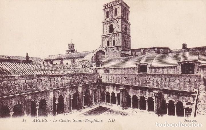 Postales: 17 Arles - Le Clo&icirc;tre Saint-Trophime - Foto 1
