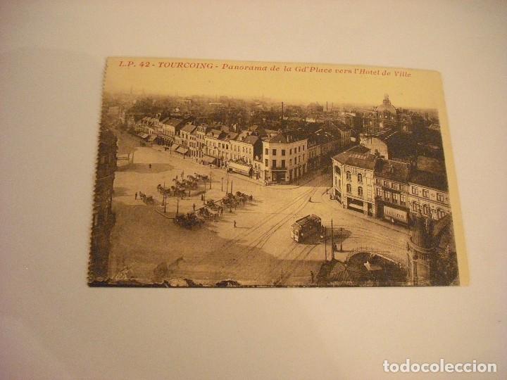 Postcards: TOURGOING 42 , PLACE IHOTEL DE VILLE , SIN CIRCULAR.