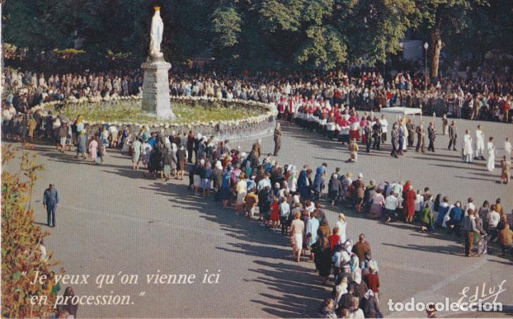 Postales: LOURDES, PROCESI&Oacute;N ALREDEDOR DE LA VIRGEN CORONADA - EDITION A.DOUCET N&ordm;68 - S/C