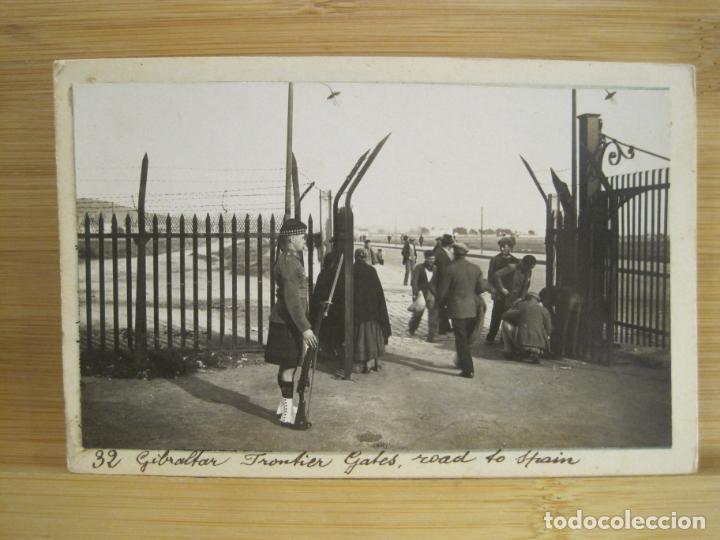 Postales: GIBRALTAR-FRONTIER GATES-POSTAL PROTOTIPO ARCHIVO FOTOGRAFICO ROISIN-FOTO PEGADA-(97.353)