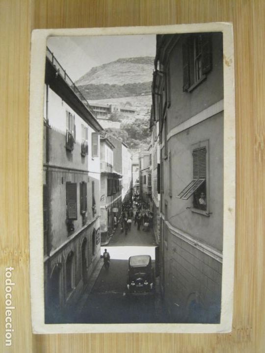 Postales: GIBRALTAR-PARLIAMENT LANE-POSTAL PROTOTIPO ARCHIVO FOTOGRAFICO ROISIN-FOTO PEGADA-(97.356)