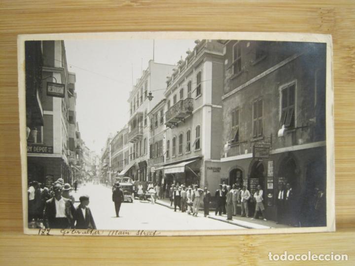 Postales: GIBRALTAR-MAIN STREET-POSTAL PROTOTIPO ARCHIVO FOTOGRAFICO ROISIN-FOTO PEGADA-(97.357)