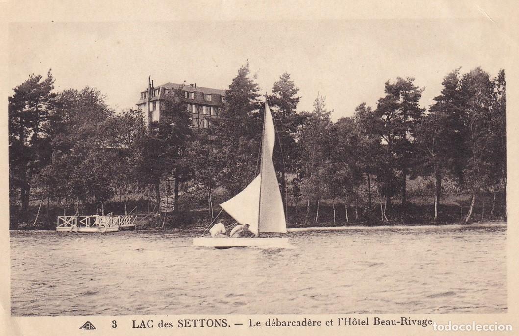 Cartoline: 3 Lac des Settons - Le d&eacute;barcad&egrave;re et l'H&ocirc;tel Beau-Rivage