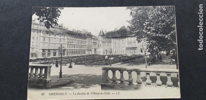 Postais: FRANCIA-V51-SXXII-140X90mm.-GRENOBLE-LE JARDIN DE HOTEL DE VILLE