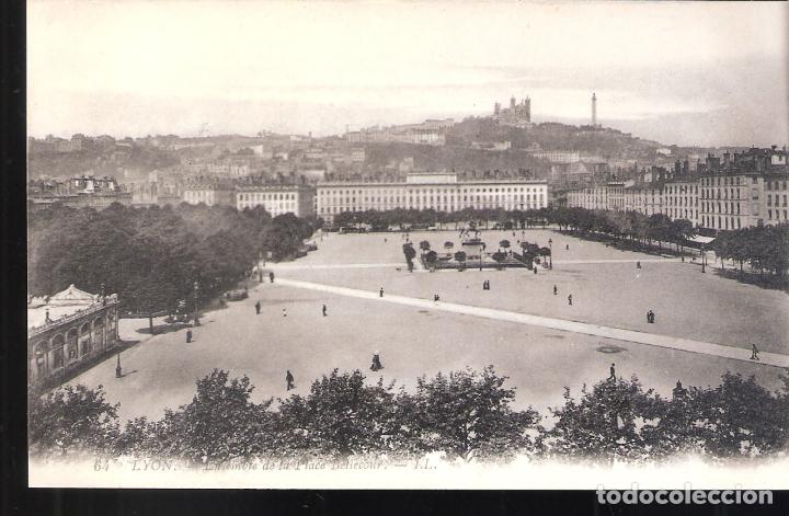 Postales: Lyon. Ensemble de la Pace Bellecour. (LL. Leon & Levi). Francia. - Foto 1