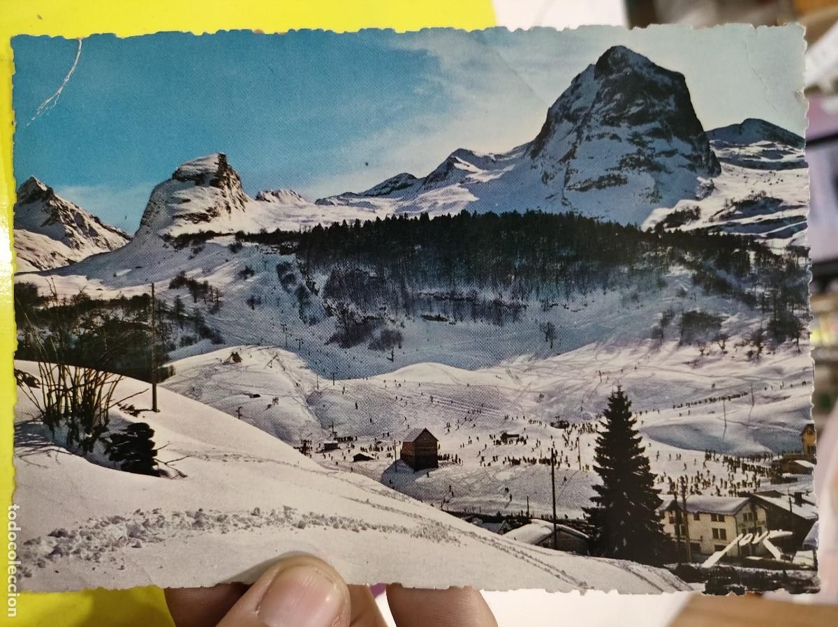 Postales: Postal GOURETTE 1.500 m. Estaci&oacute;n de Esqu&iacute; Las Pistas SC arrugada
