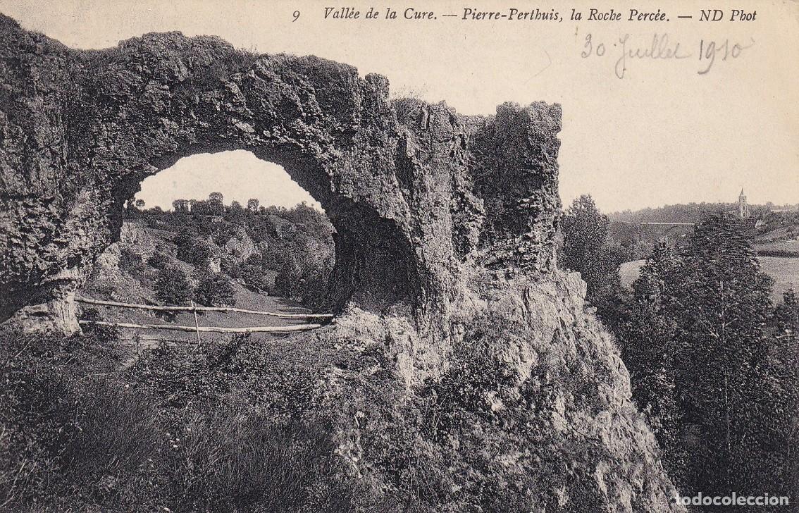Postales: 9 Vall&eacute;e de la Cure - Pierre-Perthuis , la Roche Perc&eacute;e - Foto 1