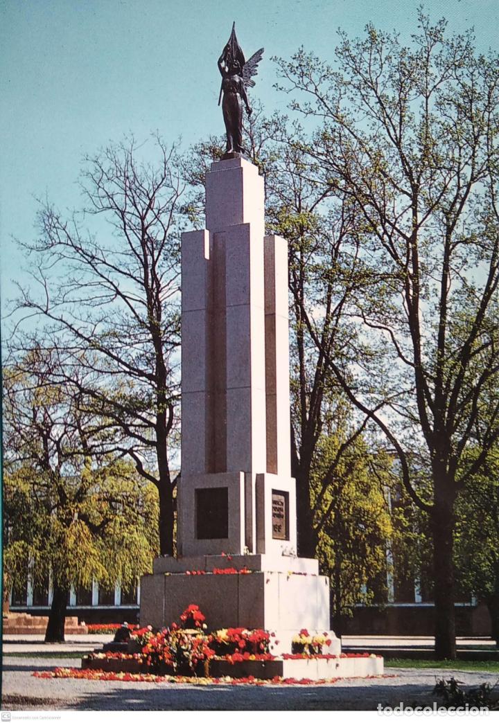 Postkarten: Kaunas (Lituania). Estatua de la Libertad. Nueva. Color