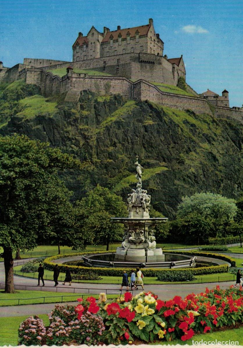 Postais: The Castle and Ross Fountain Edinburg Scotland Edimburgo Escocia Reino Unido Gran Breta&ntilde;a