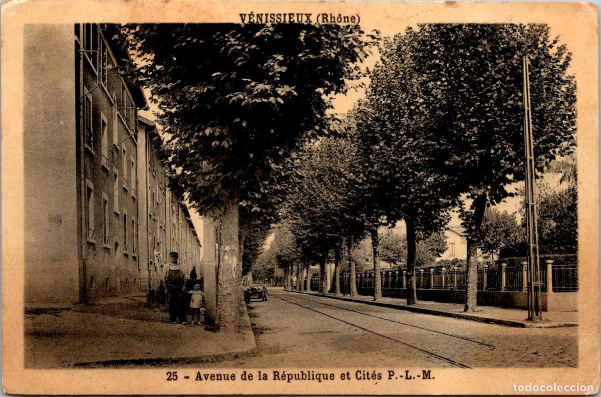 Postales: France - (69) - V&eacute;nissieux - Avenue de la R&eacute;publique et Cit&eacute;s - &Eacute;d. J. Cellard n&ordm; 25 - 141x93mm