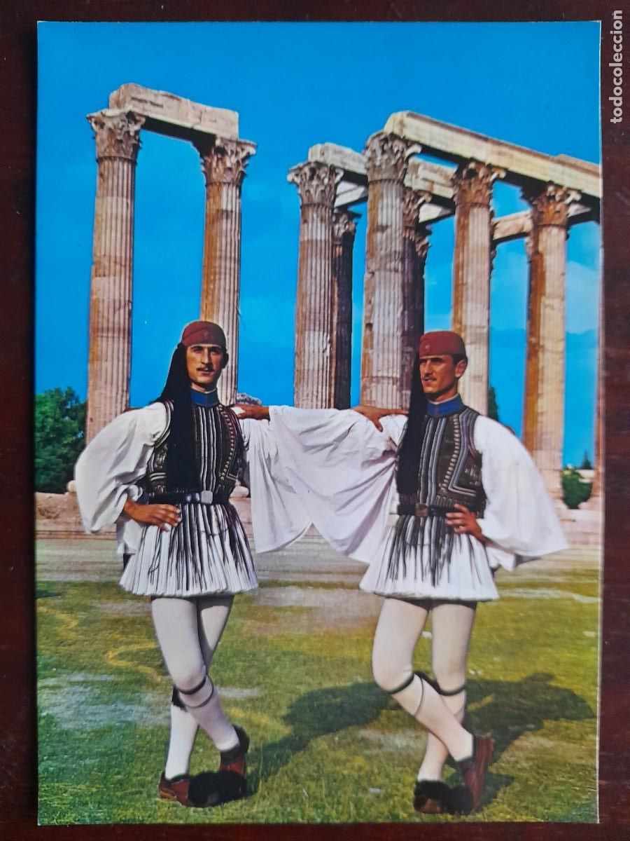 Cartes Postales: Postal vintage pareja de griegos con el Tsolias, traje tradicional de Grecia,