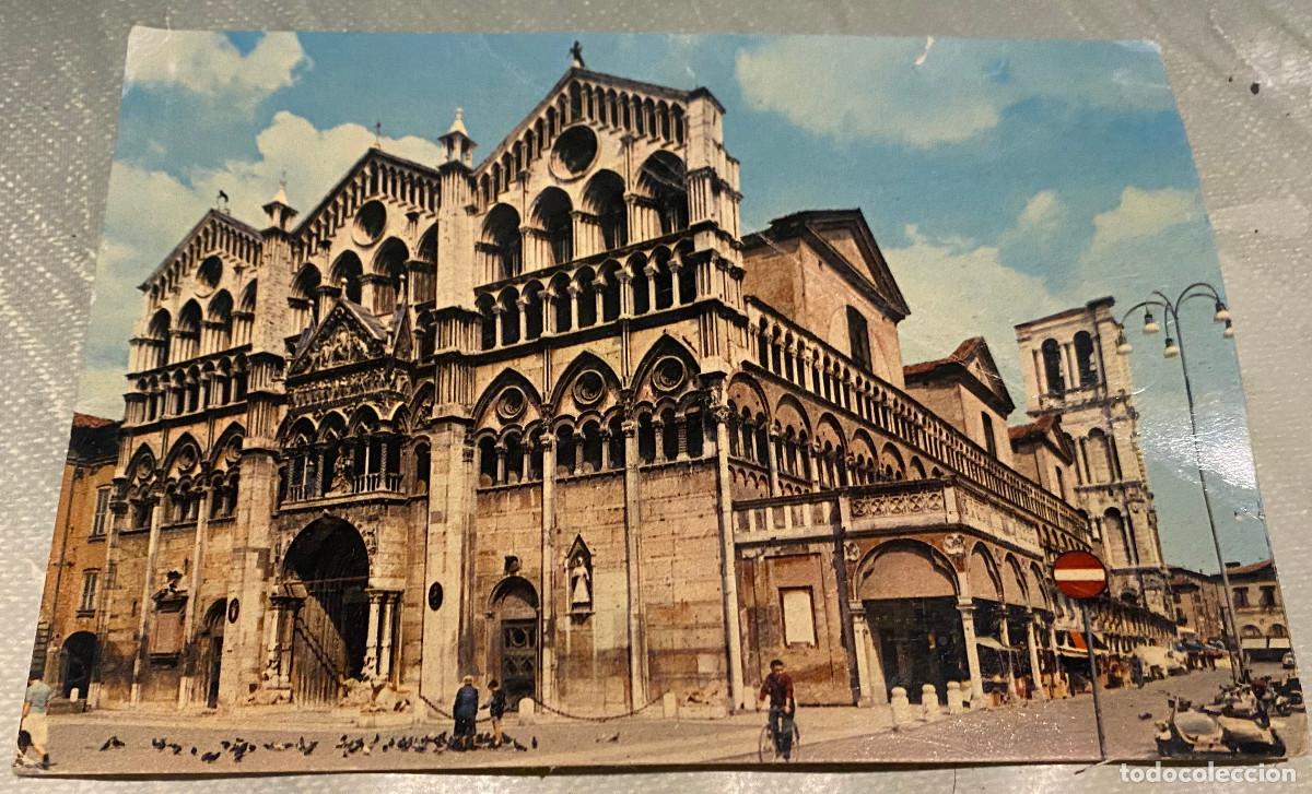 Postais: Postal de la Catedral de Ferrara, Italia. Escrita por detr&aacute;s en Agosto de 1963. Marca de doblez.
