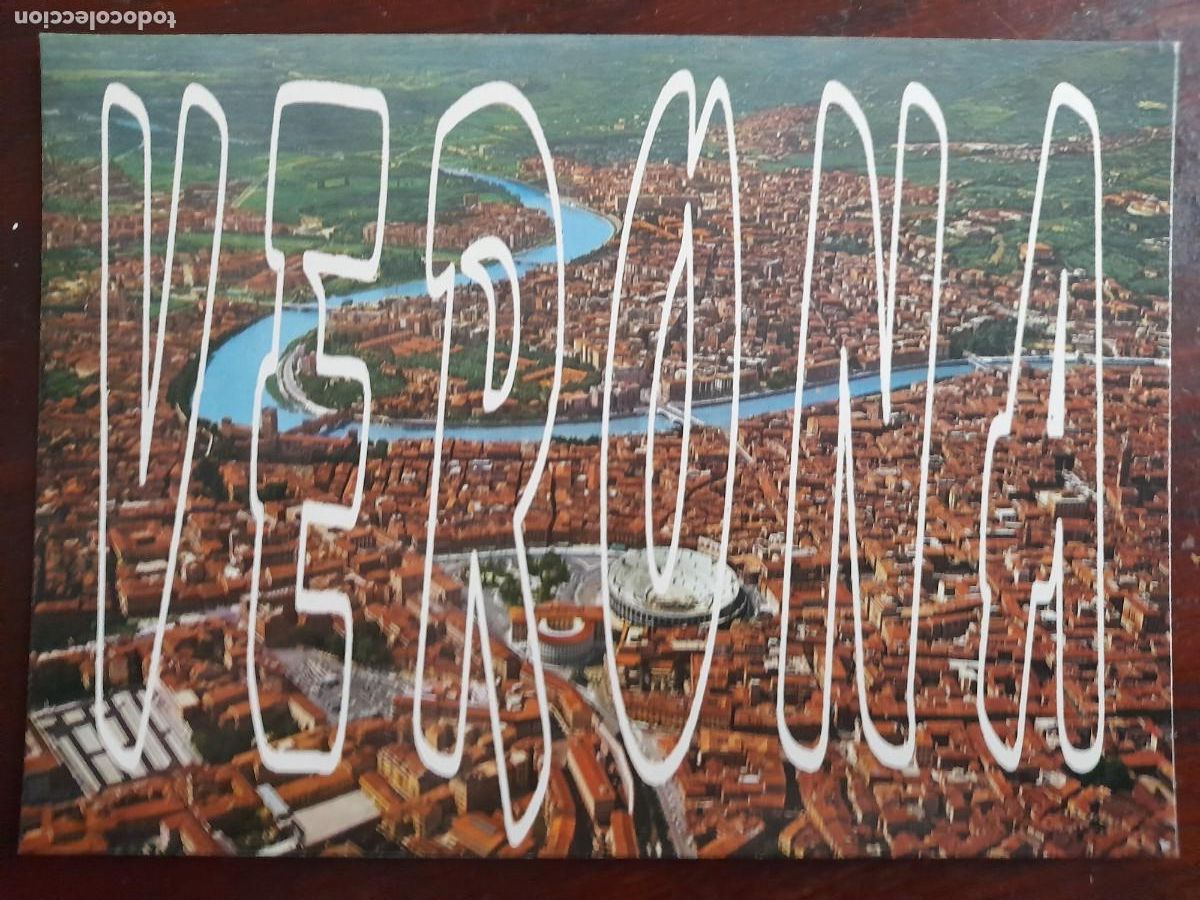 Cartes Postales: Postal vintage vista aerea de la ciudad de Verona El Arena y rio Adagio serpenteando,