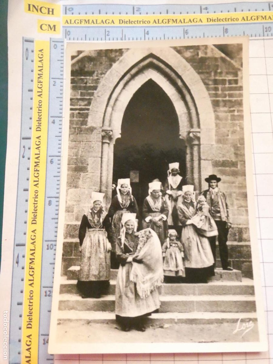 Postais: ANTIGUA POSTAL DE FRANCIA. PLOUGASTEL DAOULAS UN BAPT&Ecirc;ME SORTANT DE L'EGLISE. MUJERES NI&Ntilde;OS. 3441