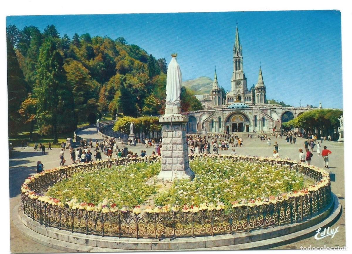 Postales: LA BASILIQUE ET LA VIERGE COURONNEE / THE BASILICA AND THE CROWN VIRGIN.- LOURDES - FRANCIA