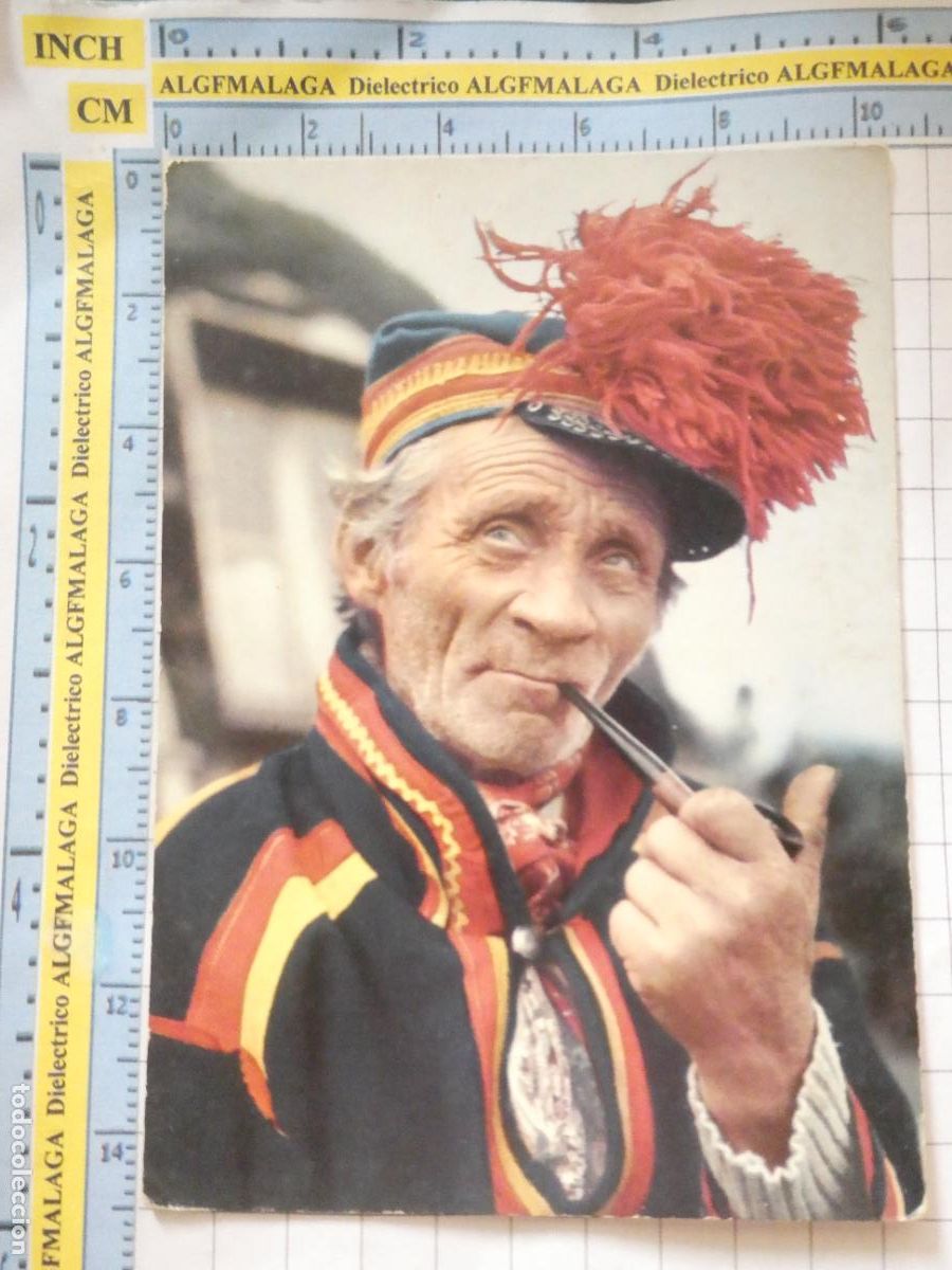 Postais: POSTAL DE SUECIA. TIPISMO FOLKLORE SUECO,. HOMBRE FUMANDO EN PIPA. THE OLD LAPPIC 641