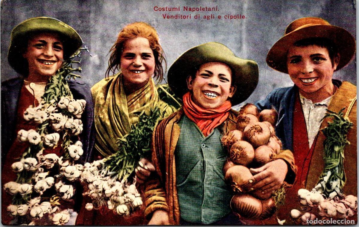 Postales: Italia - Costumi Napoletani - Venditori di agli e cipolle - 138x87mm