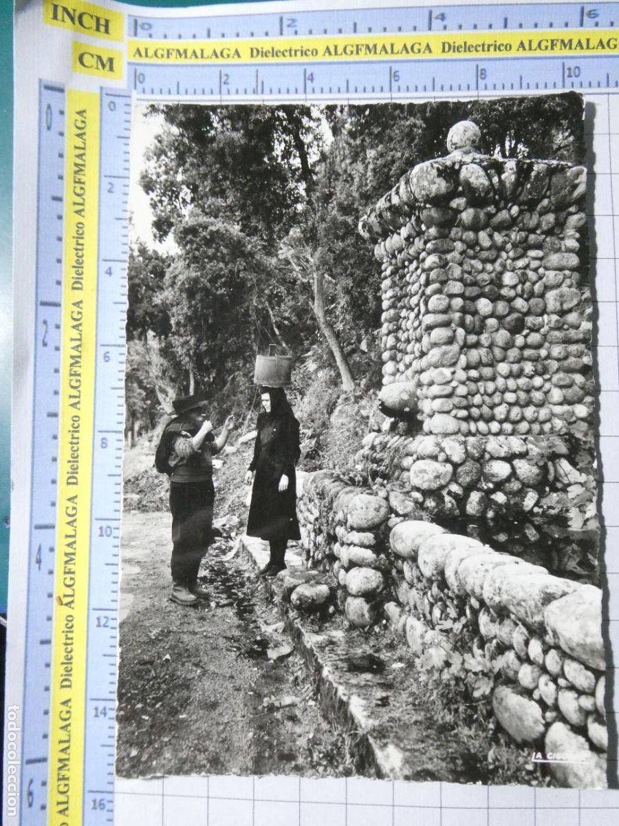 Postkarten: POSTAL DE FRANCIA. C&Oacute;RCEGA TIPISMO FOLKLORE CORSO FUENTE MUJER. 1136