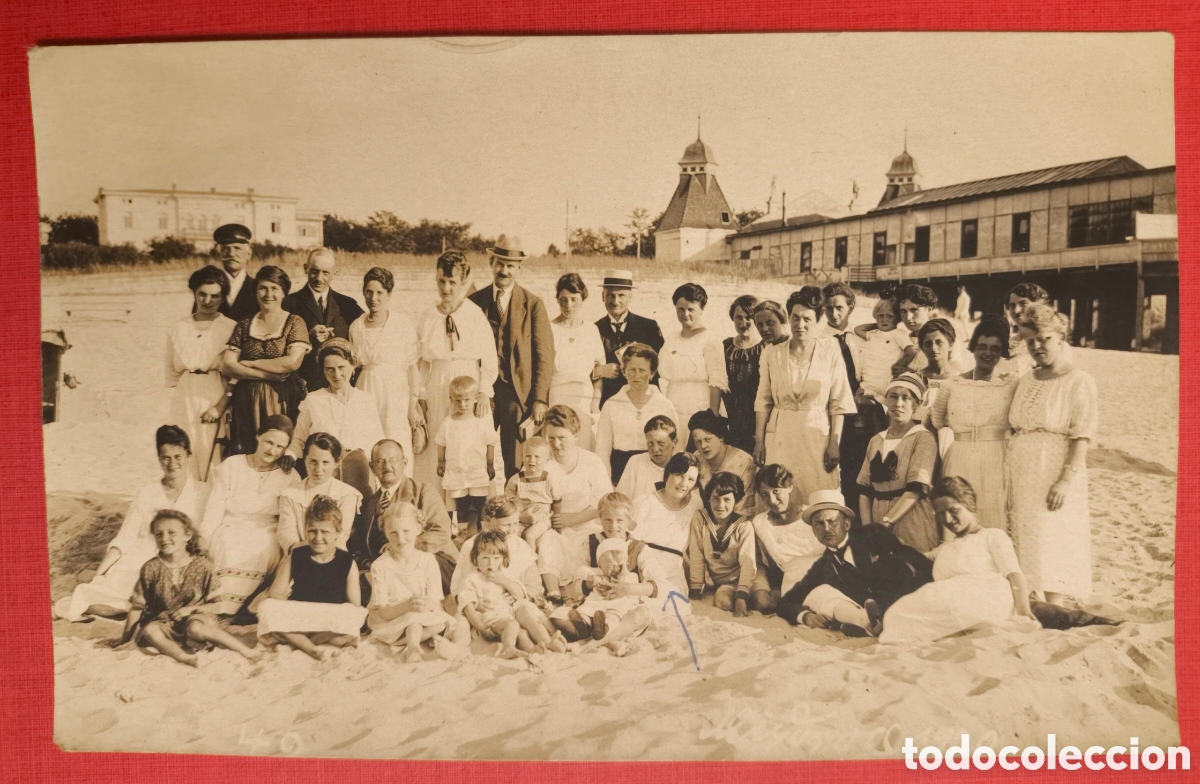 Postales: MIĘDZYZDROJE POLAND OLD POSTCARD ANIMATED PHOTO FAMILY GROUP ON THE BEACH C. 1920