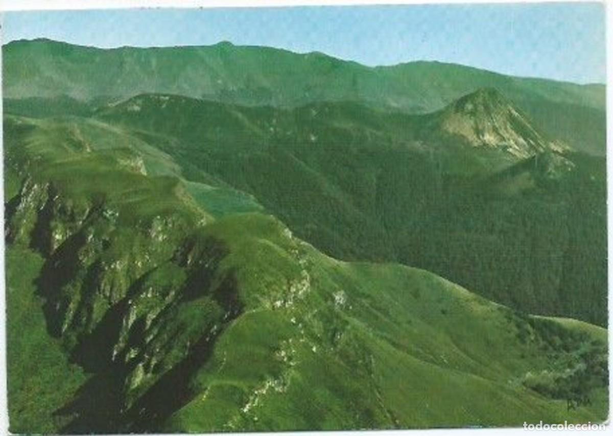 Postales: LES MONTS DU CANTAL.- VUS DU PUY-MARY, LE PUY-GRIOU ET AU FOND, LE PLOMB DU CANTAL.- FRANCIA