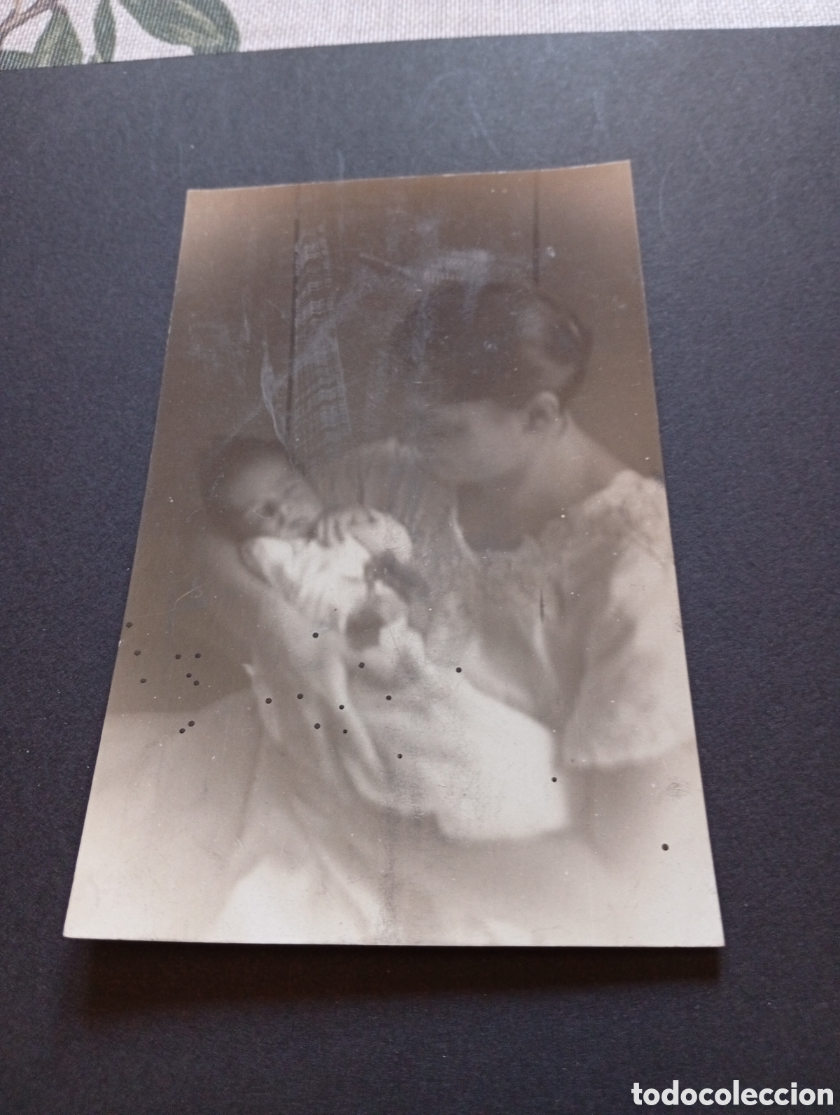 Postal antiguo mujer bebe