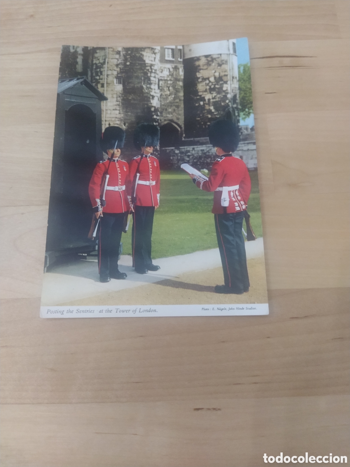 Postkarten: POSTAL CENTINELAS EN LA TORRE DE LONDRES