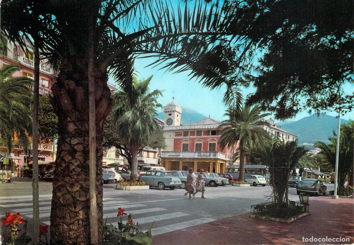 Cartes Postales: Postal Arenzano Italia, Piazza Matteotti, Vista Urbana y Palmeras