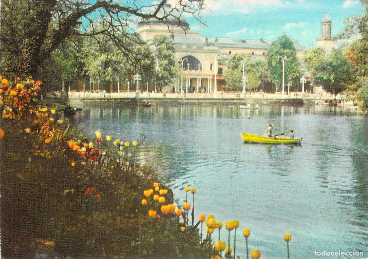 Cartes Postales: Postal Kurhaus Wiesbaden Alemania, Lago con Bote y Jardines, 6200