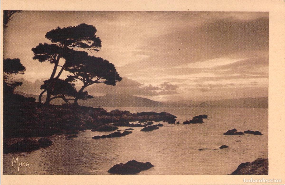 Cartoline: Postal &Icirc;le Saint-Honorat, Atardecer en la Costa Azul, Visto desde L&eacute;rins, Francia