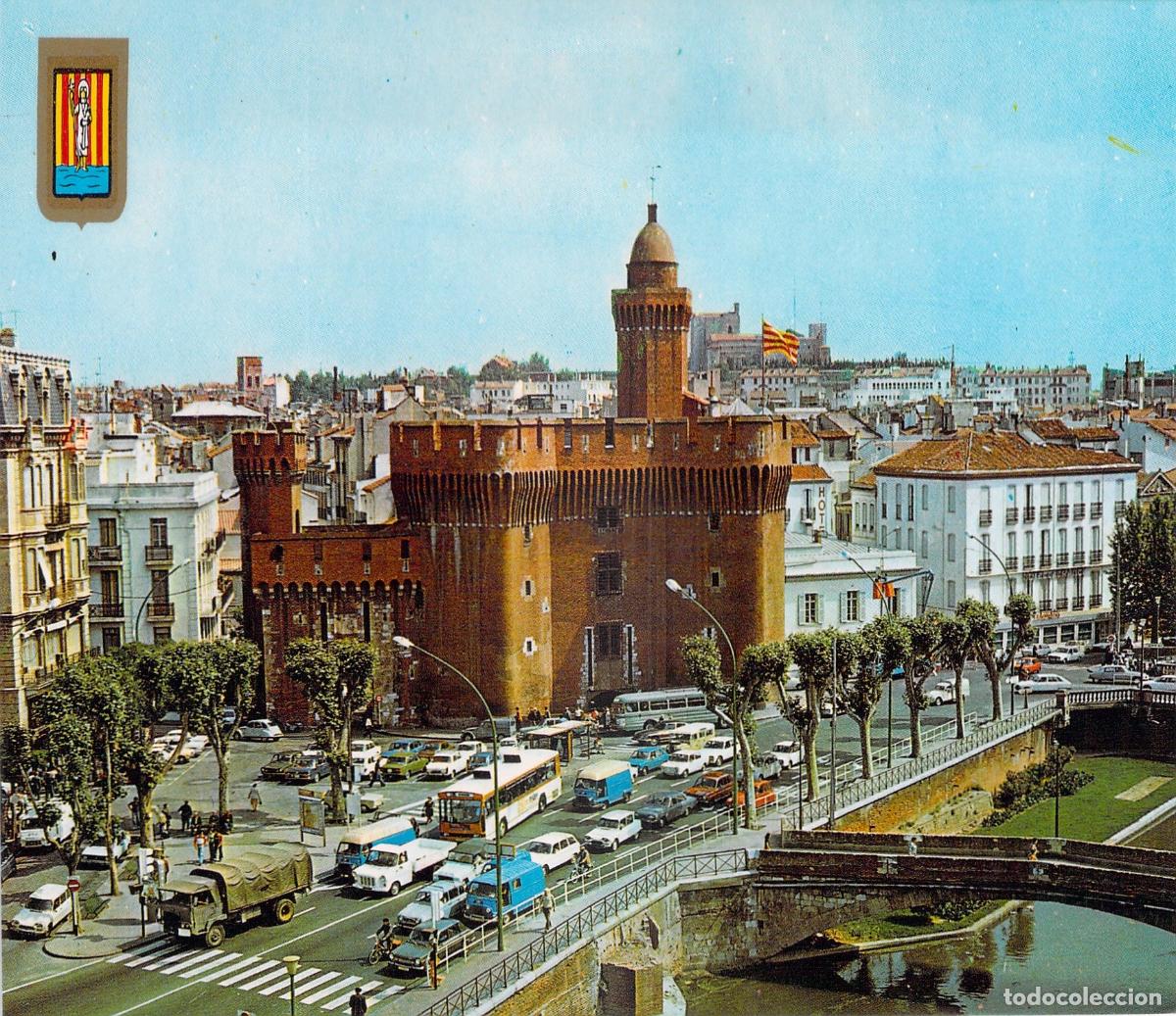 Postkarten: Postal Panor&aacute;mica de Perpignan, Le Castillet y Tr&aacute;fico Urbano, Francia.