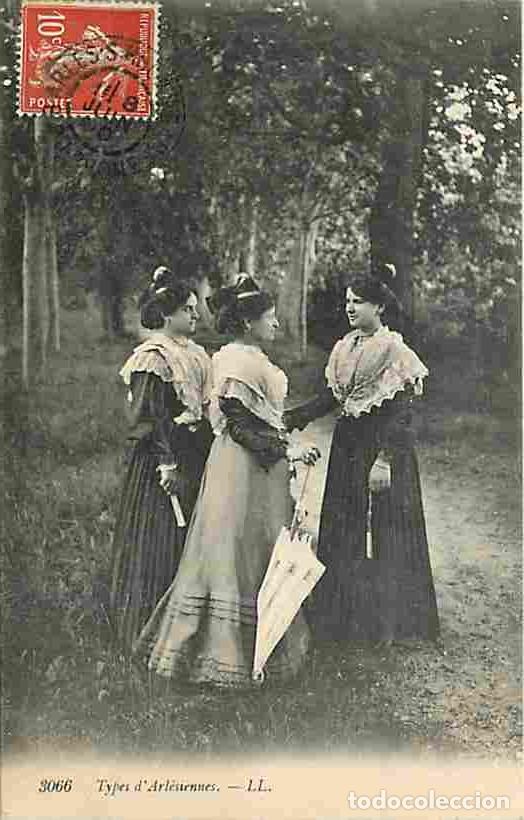 Postkarten: France - 13 - Arles - Type d'Arl&eacute;siennes - Anim&eacute;e - Folklore - Femme - CPA - Voir Scans Recto-Verso