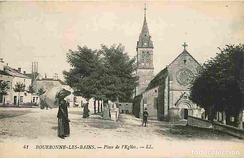 Postcards: France - 52 - Bourbonne les Bains - Place de l'Eglise - Anim&eacute;e - CPA - Voir Scans Recto-Verso