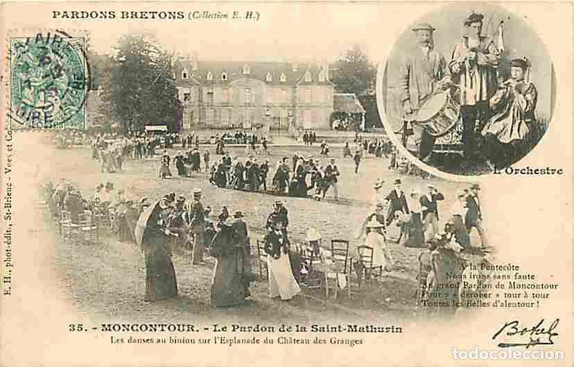 Postcards: France - 22 - Moncontour - Le Pardon de la St Mathurin - Les Danses au biniou sur l'Esplanade du Ch&acirc;